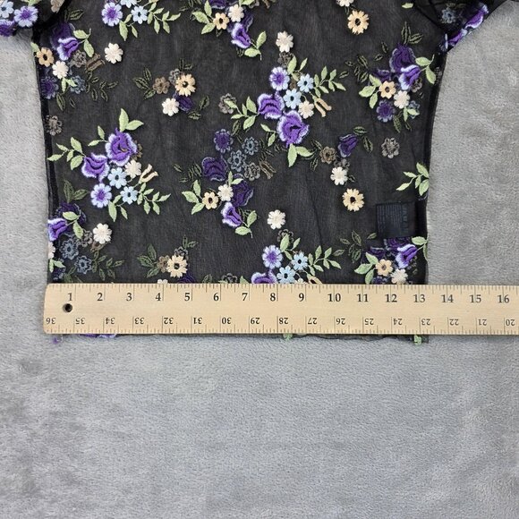 Kimchi Blue Shirt Womens XS Black Mesh Sheer Floral Embroidered Short Sleeve - Picture 7 of 10